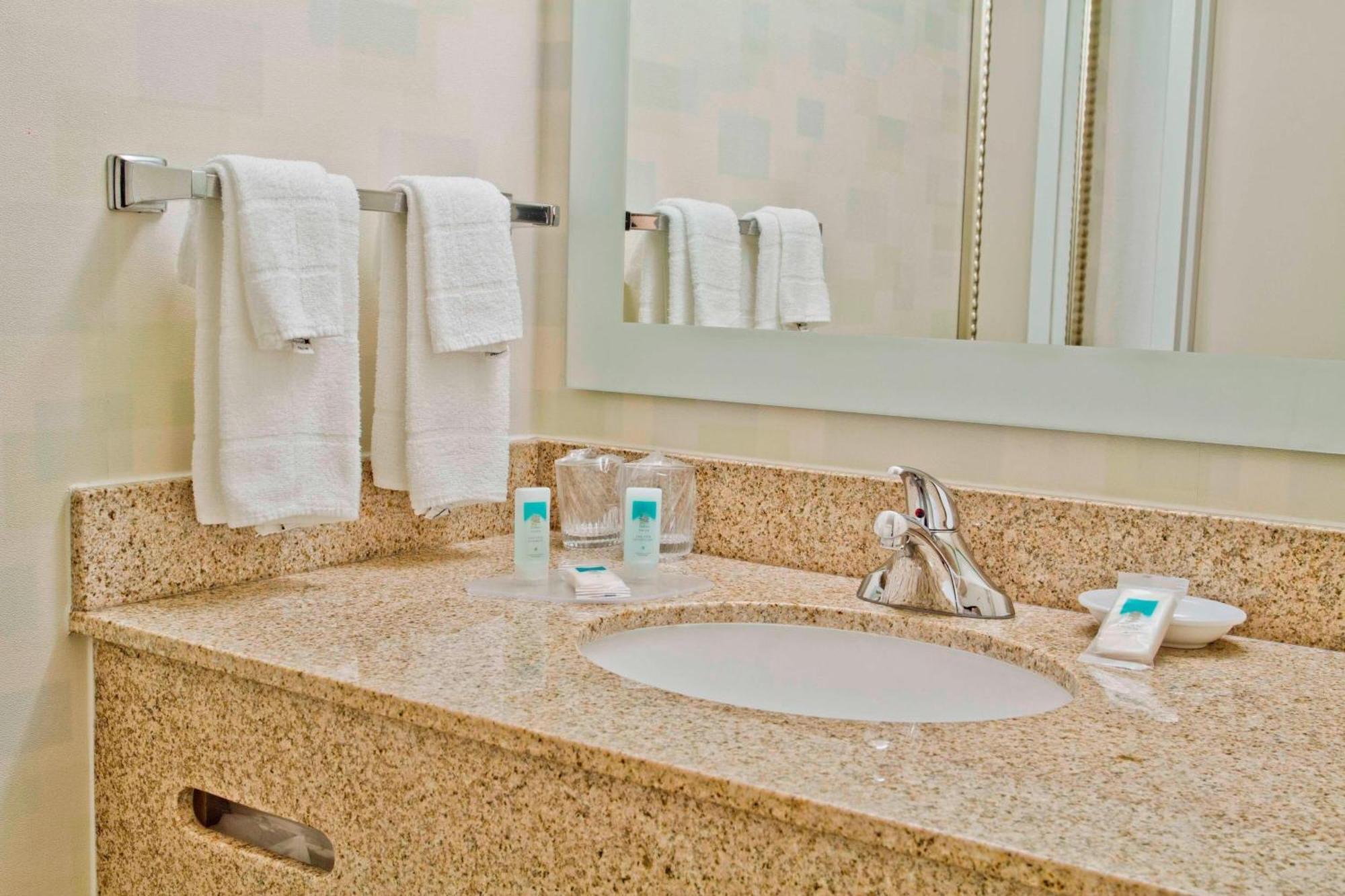 Springhill Suites By Marriott Charlotte Airport Exteriör bild